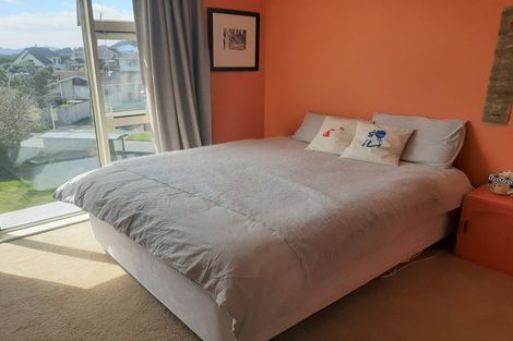 Photo of property in 23 Rangitane Street, Maupuia, Wellington, 6022