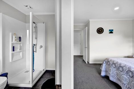 Photo of property in 120 Pohutukawa Place, Waiwhakaiho, New Plymouth, 4312