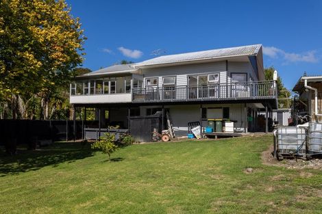 Photo of property in 24 Waikoukou Valley Road, Waimauku, 0812