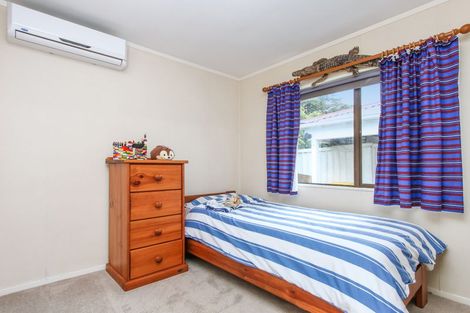 Photo of property in 1/32 Neil Avenue, Te Atatu Peninsula, Auckland, 0610