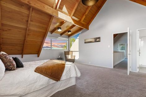 Photo of property in 7 Kerlin Crescent, West Harbour, Auckland, 0618