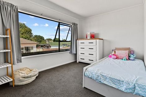 Photo of property in 23 Lane Road, Weymouth, Auckland, 2103