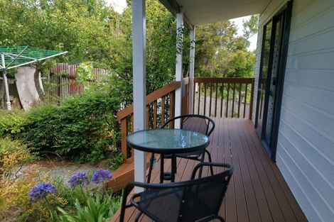 Photo of property in 18 Kiernan Place, Kelston, Auckland, 0602