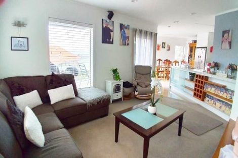 Photo of property in 1/12 Speedy Crescent, Hillcrest, Auckland, 0627