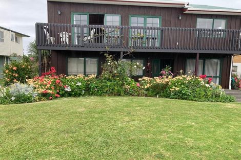 Photo of property in 166 Torkar Road, Clarks Beach, 2122