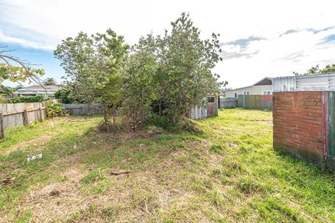 Photo of property in 15 Matai Street, Castlecliff, Whanganui, 4501