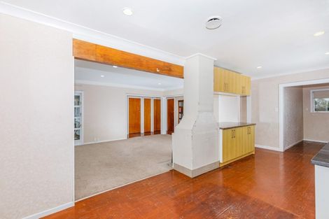 Photo of property in 8 Kiernan Place, Kelston, Auckland, 0602