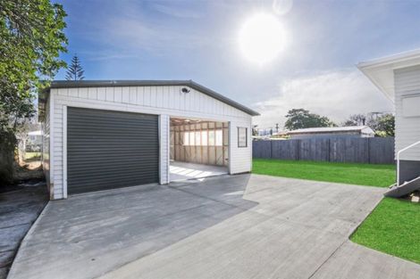Photo of property in 5 Sutton Avenue, Mangere East, Auckland, 2024