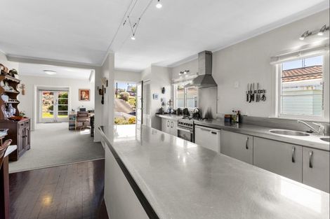 Photo of property in 101 Clawton Street, Westown, New Plymouth, 4310