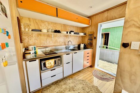 Photo of property in 8 Second Avenue, Urenui, 4377