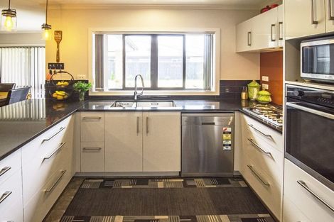 Photo of property in 13 Hartley Avenue, Carterton, 5713