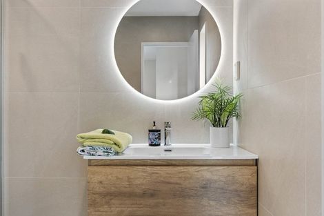 Photo of property in 58c Fitzherbert Avenue, West Harbour, Auckland, 0618