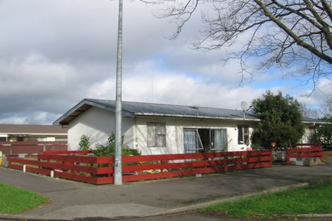 Photo of property in 38-40 Stanley Avenue, Palmerston North, 4414