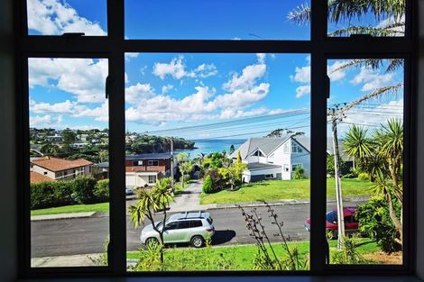 Photo of property in 20 Bournemouth Terrace, Murrays Bay, Auckland, 0630