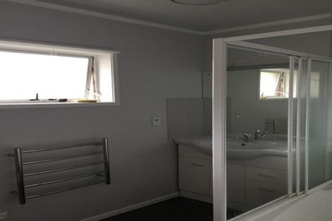 Photo of property in 1/30 Acacia Road, Torbay, Auckland, 0632