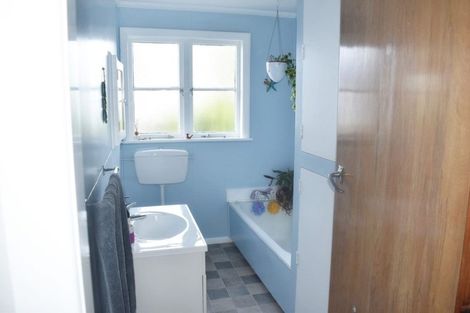 Photo of property in 75 Victoria Street, Carterton, 5713