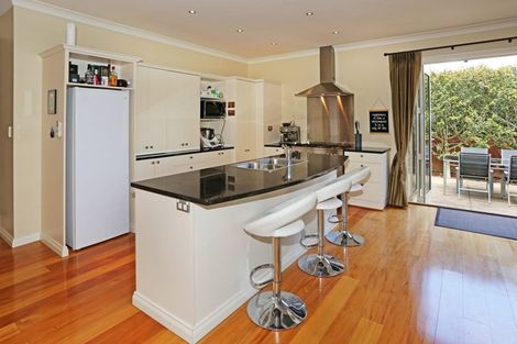 Photo of property in 2 Nita Place, The Gardens, Auckland, 2105