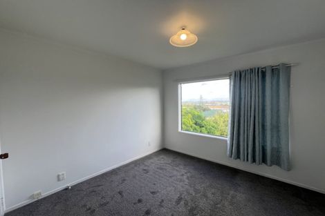 Photo of property in 1/260 Sunset Road, Windsor Park, Auckland, 0632