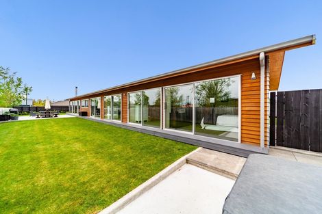 Photo of property in 76 Belgrove Drive, Waipukurau, 4200