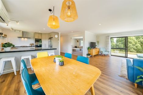 Photo of property in 6 Jade Crescent, Timberlea, Upper Hutt, 5018