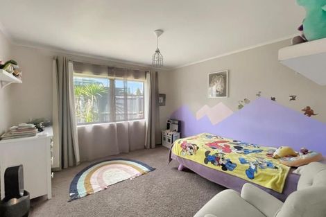 Photo of property in 5 Ruske Place, Grandview Heights, Hamilton, 3200