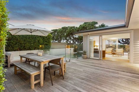 Photo of property in 21 Heath Avenue, Northcote, Auckland, 0627