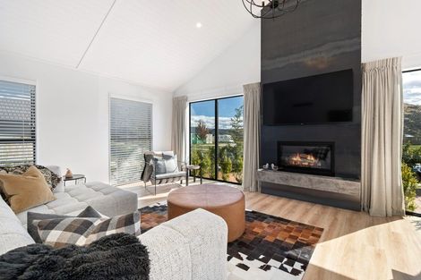 Photo of property in 8 Wheat Street, Jacks Point, Queenstown, 9371