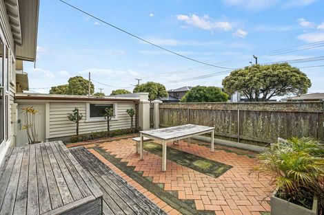 Photo of property in 14 Mclean Street, Strandon, New Plymouth, 4312