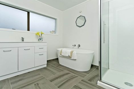 Photo of property in 57 Newhaven Terrace, Mairangi Bay, Auckland, 0630