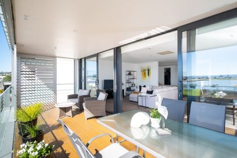 Photo of property in 305/7 Humber Street, Pandora, Napier, 4110