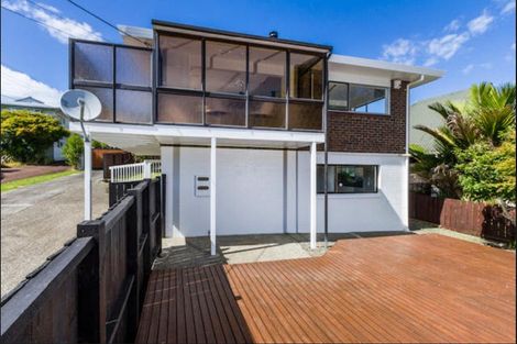 Photo of property in 1/24 Sandown Road, Rothesay Bay, Auckland, 0630