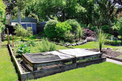 Photo of property in 28 Domain Road, Waipawa, 4210