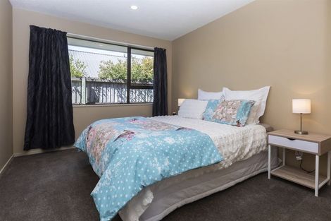 Photo of property in 65 Lowry Avenue, Redwood, Christchurch, 8051