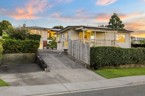 Photo of property in 14 Sherwood Avenue, Te Atatu South, Auckland, 0610