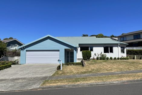 Photo of property in 40 Te Puia Drive, Aotea, Porirua, 5024