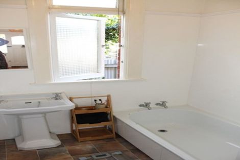 Photo of property in 268 Macandrew Road, Forbury, Dunedin, 9012