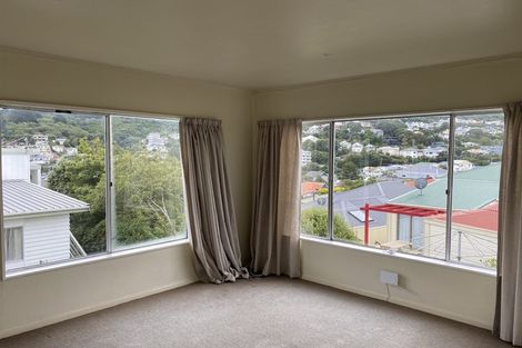 Photo of property in 2 Overtoun Terrace, Hataitai, Wellington, 6021