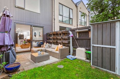 Photo of property in 32 Wharara Lane, Massey, Auckland, 0614