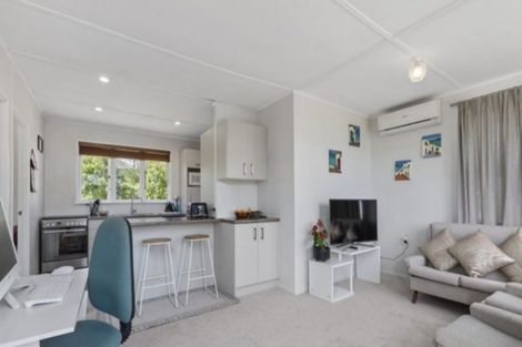 Photo of property in 1/412 East Coast Road, Sunnynook, Auckland, 0630