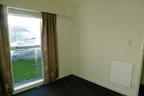 Photo of property in 2 Cobar Close, Maupuia, Wellington, 6022