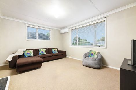 Photo of property in 82 Kelman Road, Kelston, Auckland, 0602