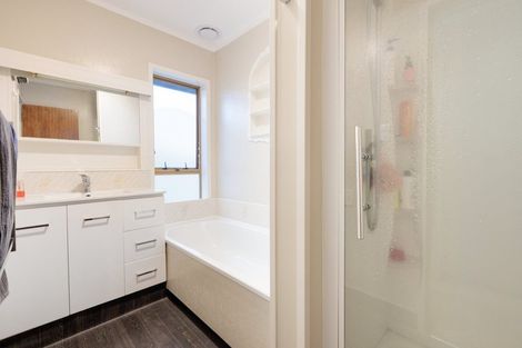 Photo of property in 71 Dickson Road, Papamoa Beach, Papamoa, 3118