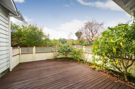 Photo of property in 34 Elmira Avenue, Hokowhitu, Palmerston North, 4410