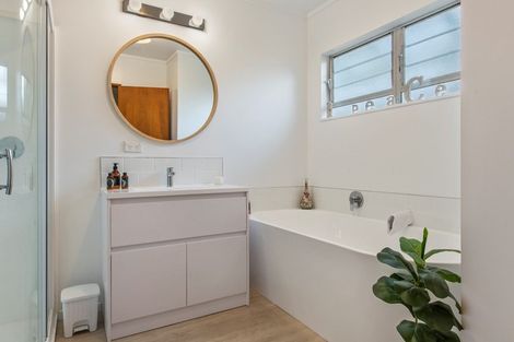 Photo of property in 2/1004 Papamoa Beach Road, Papamoa Beach, Papamoa, 3118