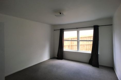 Photo of property in 2/4 Regal Place, Forrest Hill, Auckland, 0620
