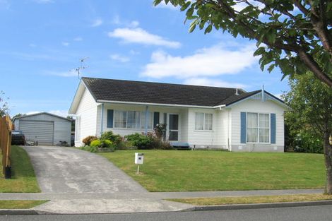 Photo of property in 16 Delaware Grove, Totara Park, Upper Hutt, 5018