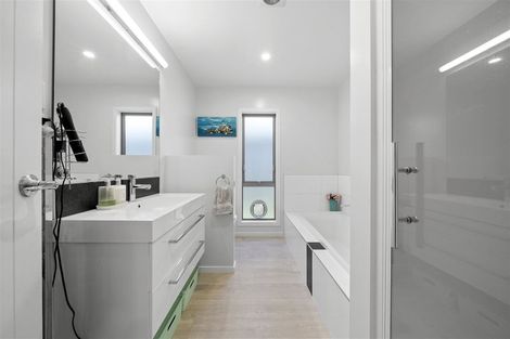 Photo of property in 2 Ihakara Arthur Lane, Aotea, Porirua, 5024