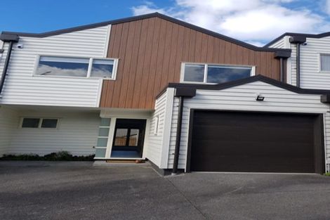 Photo of property in 5/14 Fields Parade, Oteha, Auckland, 0632