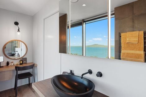 Photo of property in Sentinel Apartments, 1701/3 Northcroft Street, Takapuna, Auckland, 0622