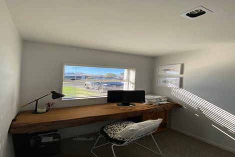 Photo of property in 10 Hoihere Drive, One Tree Point, 0118